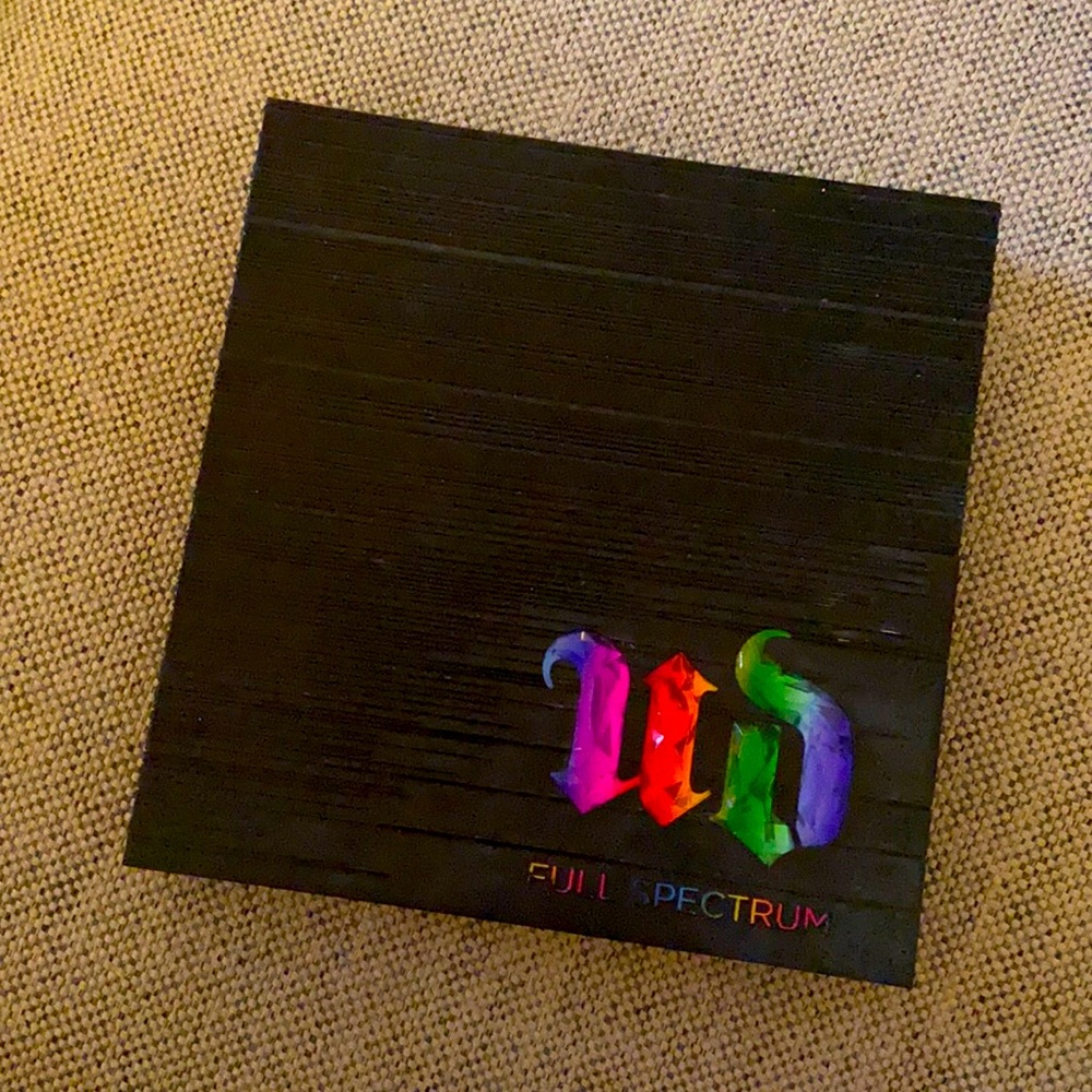 Limited Edition Urban Decay Full Spectrum Palette